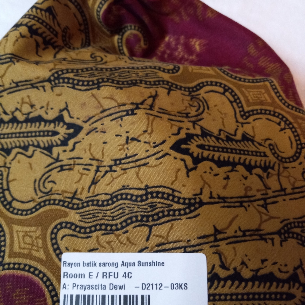 Batik Rayon Sarong in Aqua Blue from Indonesia, "Aqua Sunshine" - Picture 10 of 10